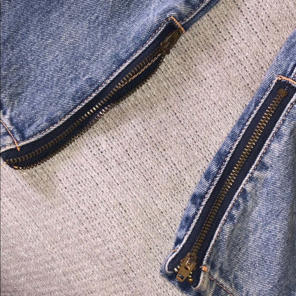 Pre Loved Ripped Jean - Picture 4 of 5